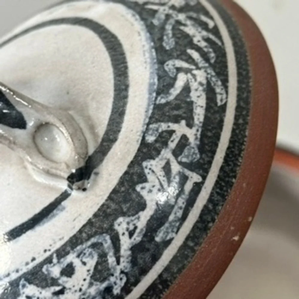 Studio Pottery Sgraffito Terracotta Lidded Bean Cookie Jar Dish Signed
